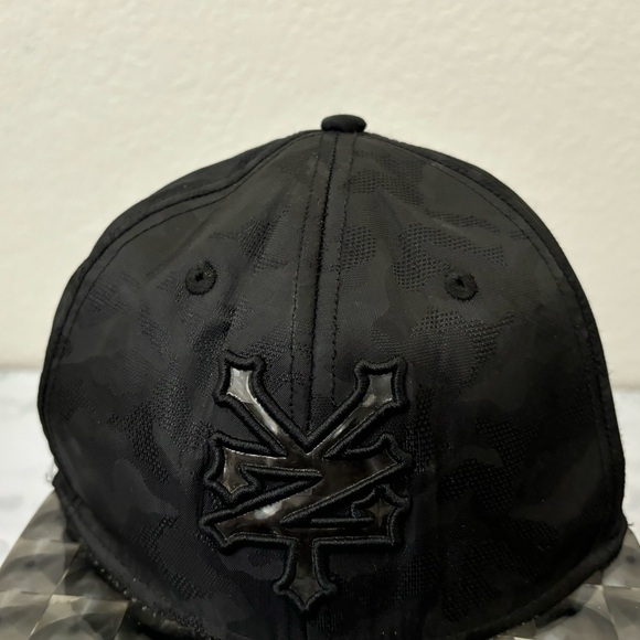 Zoo York Hat Black SnapBack Black Baseball Logo Streetwear Abstract Wide Bill C2 - Picture 6 of 8